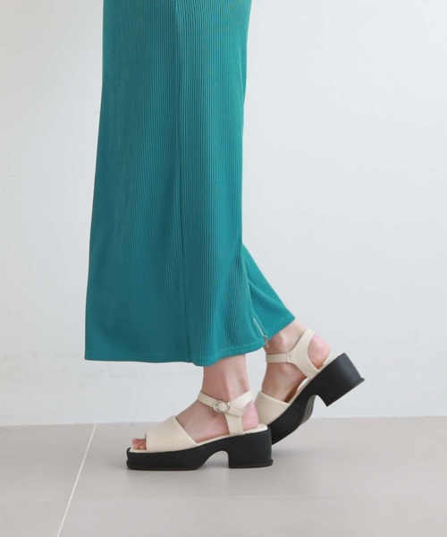 archives(アルシーヴ)の「厚底ボリュームサンダル(サンダル・レディース・アイボリー/ブラック・MEDIUM/LARGE)」の8枚目の写真