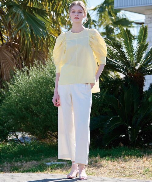 DRESSTERIOR(ドレステリア)の「【スタイリスト亀恭子さんコラボ】ボリュームスリーブブラウス(シャツ/ブラウス・レディース・ホワイト/ライトグレー/ライトイエロー系・34/36/38)」の4枚目の写真