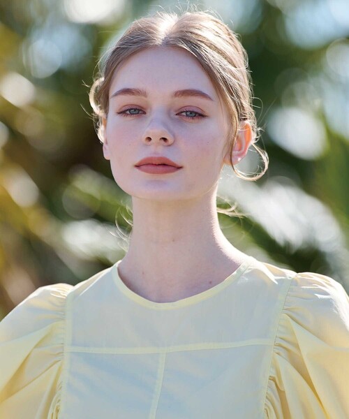 DRESSTERIOR(ドレステリア)の「【スタイリスト亀恭子さんコラボ】ボリュームスリーブブラウス(シャツ/ブラウス・レディース・ホワイト/ライトグレー/ライトイエロー系・34/36/38)」の9枚目の写真