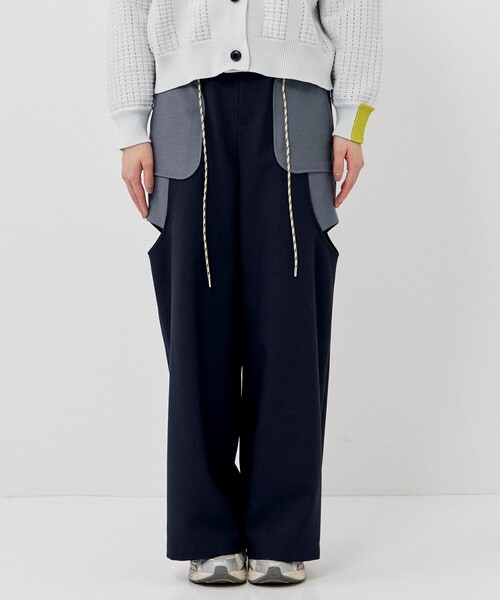 CITY TOKYO（シティトウキョウ）の「＜手洗い可能＞＜防シワ＞レイヤードライクカットアウトストレートパンツ（その他パンツ・レディース・ライトグレー/ネイビー・1/2）」の16枚目の写真