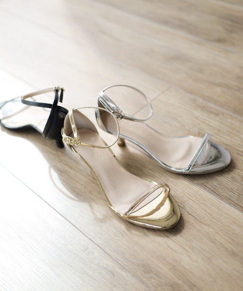 SESTO（セスト）の「ワンストラップキトゥンヒールサンダル（サンダル・レディース・ブラック/ゴールド/シルバー・LL/L/M/S/3L）」の4枚目の写真