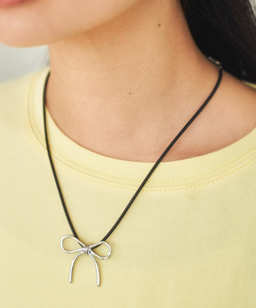 Birthday room（バースデイルーム）の「リボンモチーフネックレス / ribbon motif necklace（ネックレス・レディース・シルバー系その他/シルバー/ブラック・FREE）」の4枚目の写真