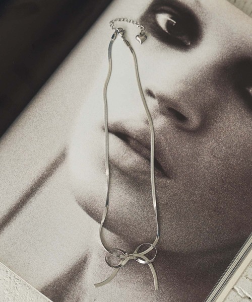 Birthday room（バースデイルーム）の「リボンモチーフネックレス / ribbon motif necklace（ネックレス・レディース・シルバー系その他/シルバー/ブラック・FREE）」の12枚目の写真