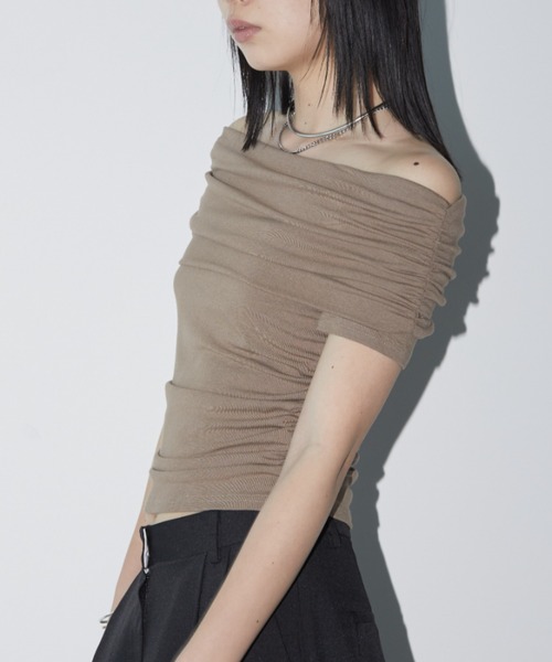 Aunt Marie's（アントマリーズ）の「サイドシャーリングハーフスリーブオフショルトップス（Tシャツ/カットソー・レディース・ブラック/ホワイト/モカ・FREE）」の3枚目の写真