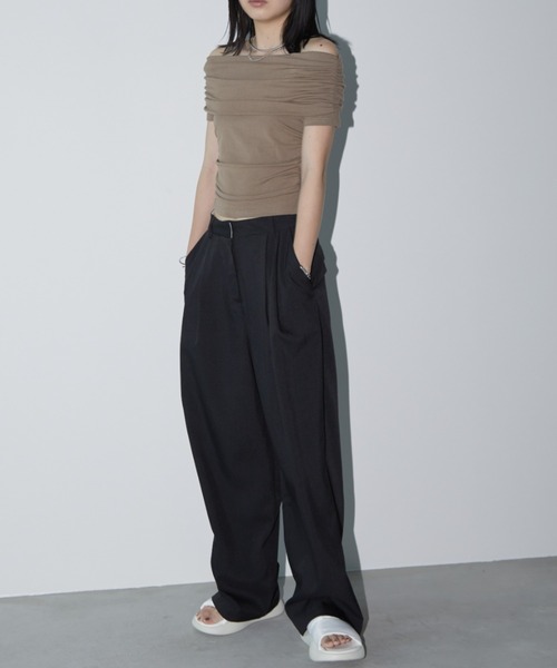 Aunt Marie's（アントマリーズ）の「サイドシャーリングハーフスリーブオフショルトップス（Tシャツ/カットソー・レディース・ブラック/ホワイト/モカ・FREE）」の19枚目の写真