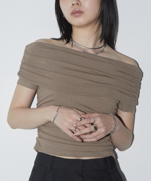 Aunt Marie's（アントマリーズ）の「サイドシャーリングハーフスリーブオフショルトップス（Tシャツ/カットソー・レディース・ブラック/ホワイト/モカ・FREE）」の5枚目の写真