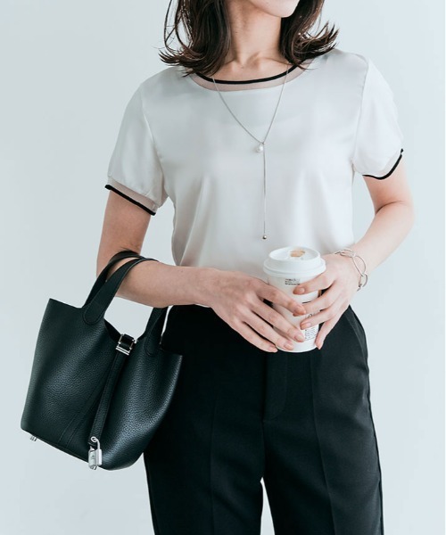 kirakiraShop（キラキラショップ）の「配色 ドッキング シルキー サテン トップス（Tシャツ/カットソー・レディース・ブラック/アイボリー/ホワイト・2XL/XL/L/M）」の2枚目の写真