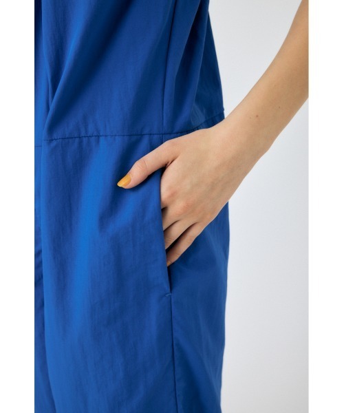 MOUSSY（マウジー）の「GATHERED V NECK LIGHT オールインワン（つなぎ/オールインワン・レディース・ブルー/ホワイト/ブラック・2/1）」の15枚目の写真