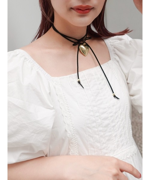 JUMELLE（ジュメロ）の「fake suede choker（チョーカー・レディース・ゴールド/シルバー・FREE）」の3枚目の写真