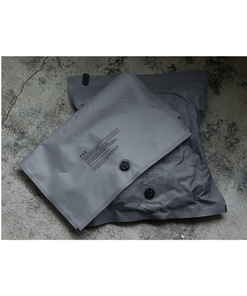 POST GENERAL（ポストジェネラル）の「【POST GENERAL/ポストジェネラル】トラベルバキューム パック S PACK2 /#P/G 065（エコバッグ/サブバッグ・メンズ・グレー・FREE）」の4枚目の写真