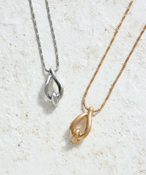 GOLDY(ゴールディ)の「ドロップ ライン メタル ロング ネックレス(ネックレス・レディース・ゴールド/シルバー系その他/ゴールド系その他/シルバー・FREE)」の8枚目の写真