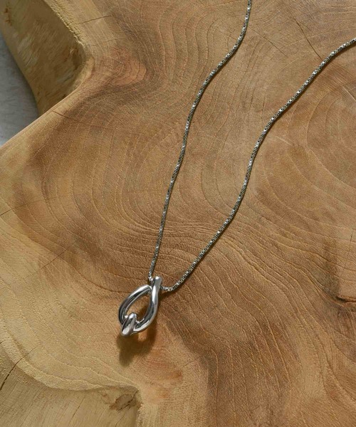 GOLDY(ゴールディ)の「ドロップ ライン メタル ロング ネックレス(ネックレス・レディース・ゴールド/シルバー系その他/ゴールド系その他/シルバー・FREE)」の13枚目の写真