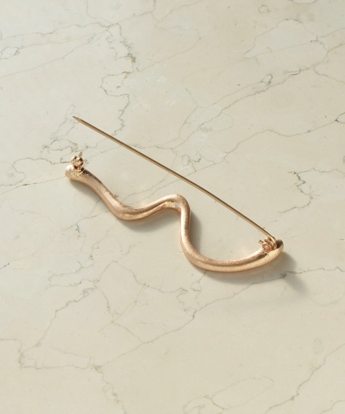 GOLDY（ゴールディ）の「ニュアンス ウェーブ ブローチ（ブローチ/コサージュ・レディース・ゴールド/シルバー系その他/ゴールド系その他/シルバー・FREE）」の9枚目の写真