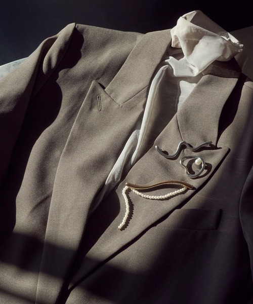 GOLDY（ゴールディ）の「ニュアンス ウェーブ ブローチ（ブローチ/コサージュ・レディース・ゴールド/シルバー系その他/ゴールド系その他/シルバー・FREE）」の6枚目の写真