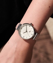 OLIVIA BURTON（オリビアバートン）の「「OLIVIA BURTON/オリビアバートン」シグネチャー - 36mm ミニマ ビー T バーシルバー ホワイト & ブラッシュ レザー ストラップ ウォッチ（アナログ腕時計・レディース）」