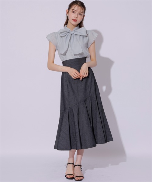 SWINGLE（スウィングル）の「切替デニムマーメイドスカート（スカート・レディース・ブルー/ブラック/ライトベージュ・FREE）」の9枚目の写真