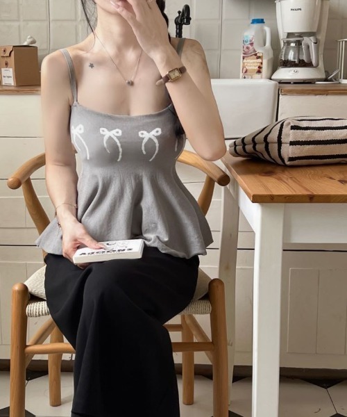 Diosfront（ディオスフロント）の「ジャガードリボンペプラムフレアニットキャミ（キャミソール・レディース・ブラック/グレー/レッド・FREE）」の20枚目の写真