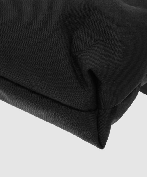 Maison Margiela（メゾンマルジェラ）の「SHOULDER BAG（ショルダーバッグ・メンズ・ブラック/グレイッシュベージュ・UNI）」の5枚目の写真