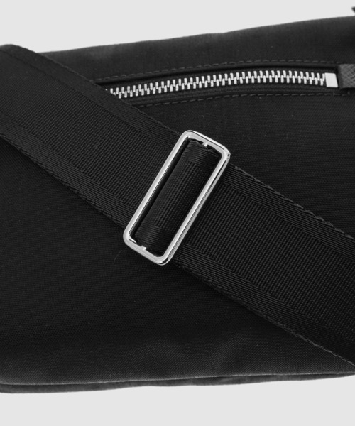 Maison Margiela（メゾンマルジェラ）の「SHOULDER BAG（ショルダーバッグ・メンズ・ブラック/グレイッシュベージュ・UNI）」の7枚目の写真