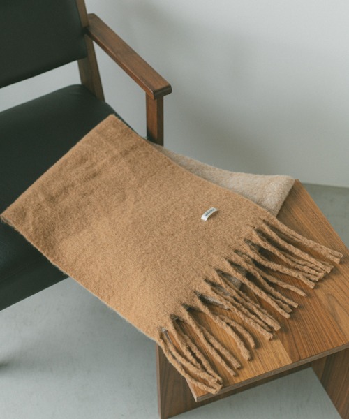 VANNIE U（ヴァニーユー）の「バイカラーグラデーションマフラー（マフラー・レディース・グレー/レッド/ベージュ/グレー系その他・FREE）」の13枚目の写真