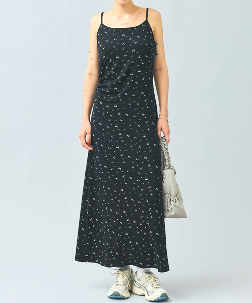 coca(coca)(コカ)の「【WEB限定セール】カップ付き花柄キャミワンピース(ワンピース・レディース・ブラック/グレー・L/M)」の2枚目の写真