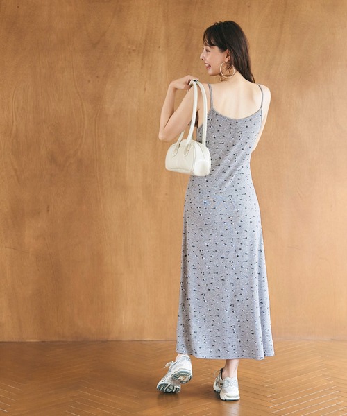 coca(coca)(コカ)の「【WEB限定セール】カップ付き花柄キャミワンピース(ワンピース・レディース・ブラック/グレー・L/M)」の7枚目の写真