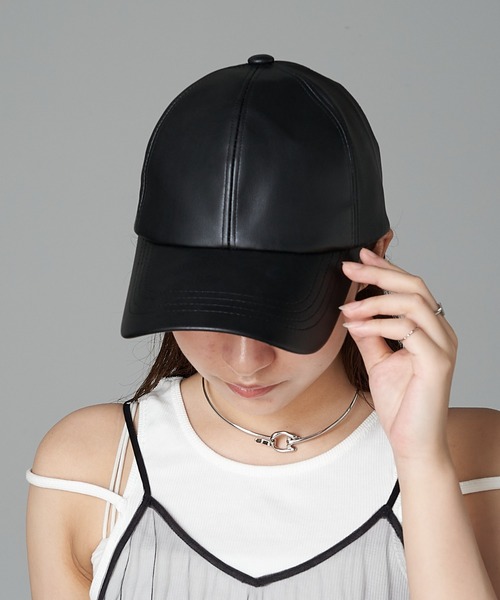 RAY CASSIN（レイカズン）の「レザーキャップ（キャップ・レディース・アイボリー/ブラック・FREE）」の3枚目の写真