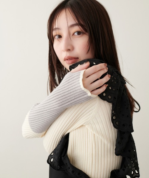 natural couture（ナチュラルクチュール）の「袖口配色リブニットプルオーバー（ニット/セーター・レディース・ブラック/アイボリー/グレイッシュベージュ/ミント/ラベンダー/ネイビー・FREE）」の2枚目の写真