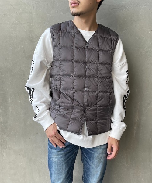 TAION（タイオン）の「【WEB限定】[TAION/タイオン] Vネック インナーダウンベスト（ダウンベスト・レディース・カーキ/グレー/オリーブ/ライトグレー/ブラック・XL/L/M）」の8枚目の写真