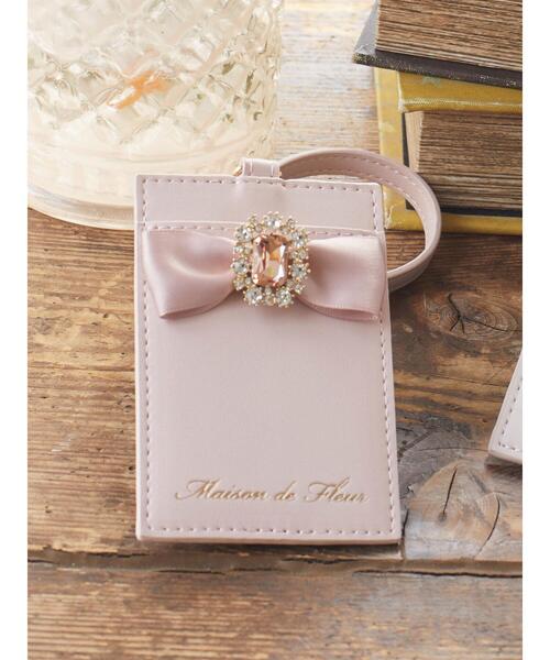 Maison de FLEUR(メゾンドフルール)の「リール付きビジューリボンパスケース(パスケース・レディース・ピンク系その他3/ピンク/ブラック・FREE)」の2枚目の写真