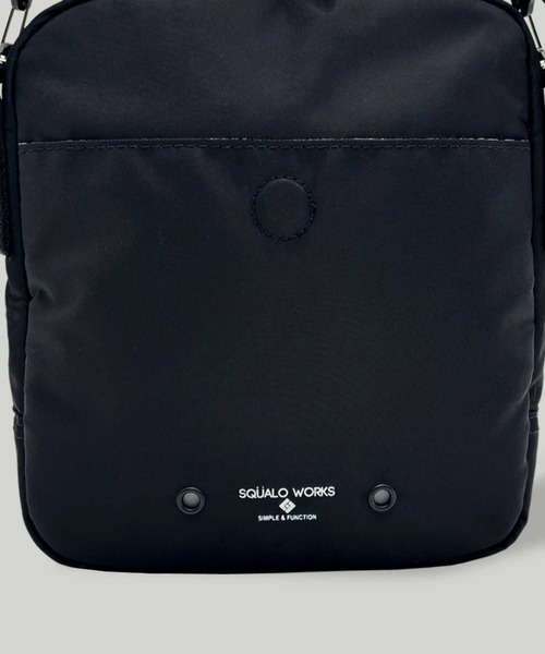 Right-on(ライトオン)の「【SQUALO WORKS】リサイクルナイロンミニショルダー(ショルダーバッグ・メンズ・ブラック・ONE SIZE)」の4枚目の写真