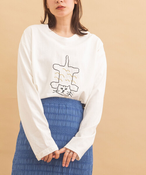 POU DOU DOU（プードゥドゥ）の「アニマルチェーン刺繍ワイドロンTee（Tシャツ/カットソー・レディース・オフホワイト/ブラック/キナリ・M）」の2枚目の写真