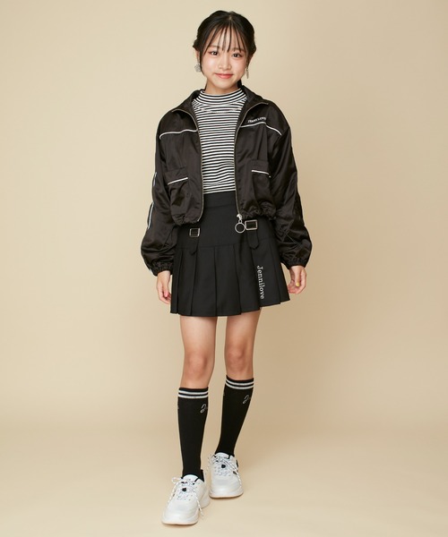 JENNI love（ジェニィラブ）の「【セットアップ対応】パイピングスタンドカラーブルゾン（ブルゾン・キッズ・サックスブルー/ブラック/オフホワイト・130cm/140cm/150cm/160cm）」の4枚目の写真