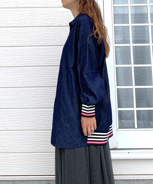 Q（キュー）の「ライトデニムリブドッキングシャツ（シャツ/ブラウス・レディース・ネイビー・MEDIUM）」の3枚目の写真