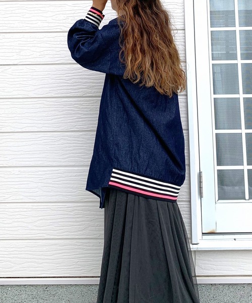 Q（キュー）の「ライトデニムリブドッキングシャツ（シャツ/ブラウス・レディース・ネイビー・MEDIUM）」の13枚目の写真