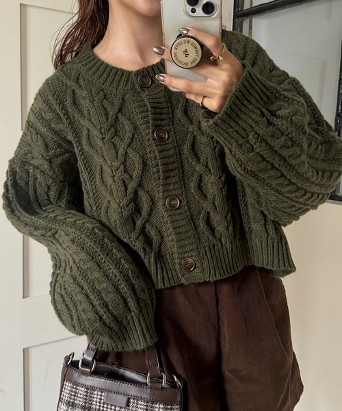 INTER FACTORY（インターファクトリー）の「ゆづき/大柄ケーブルニットカーディガン made in INTER FACTORY（カーディガン/ボレロ・レディース・レッド/カーキ/オフホワイト・FREE）」の9枚目の写真