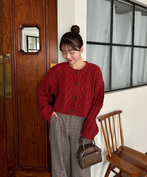 INTER FACTORY（インターファクトリー）の「ゆづき/大柄ケーブルニットカーディガン made in INTER FACTORY（カーディガン/ボレロ・レディース・レッド/カーキ/オフホワイト・FREE）」の16枚目の写真