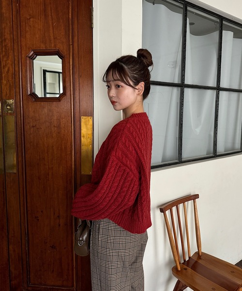 INTER FACTORY（インターファクトリー）の「ゆづき/大柄ケーブルニットカーディガン made in INTER FACTORY（カーディガン/ボレロ・レディース・レッド/カーキ/オフホワイト・FREE）」の19枚目の写真