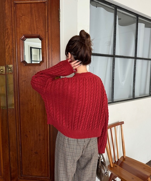 INTER FACTORY（インターファクトリー）の「ゆづき/大柄ケーブルニットカーディガン made in INTER FACTORY（カーディガン/ボレロ・レディース・レッド/カーキ/オフホワイト・FREE）」の20枚目の写真