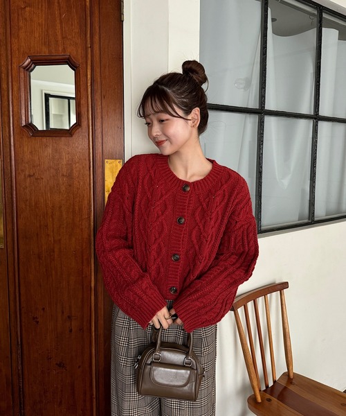 INTER FACTORY（インターファクトリー）の「ゆづき/大柄ケーブルニットカーディガン made in INTER FACTORY（カーディガン/ボレロ・レディース・レッド/カーキ/オフホワイト・FREE）」の15枚目の写真