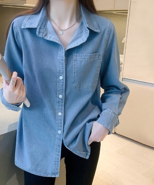Doux Belle(ドゥーベル)の「ボタン付きデニム柄シャツ(シャツ/ブラウス・レディース・ダークブルー/ライトブルー・MEDIUM)」の8枚目の写真