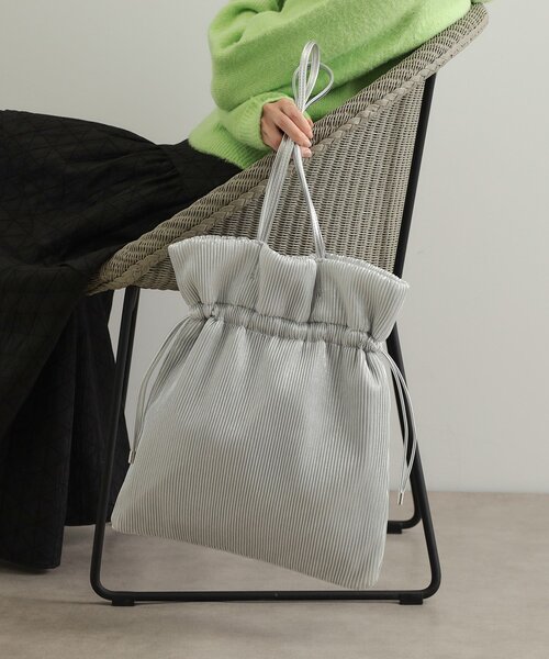 OPAQUE.CLIP(オペークドットクリップ)の「【A4サイズ対応】プリーツドロストショルダーバッグ(ショルダーバッグ・レディース・ブルー系6/ベージュ系6/ブラック/シルバー/ピンク系9・00)」の18枚目の写真