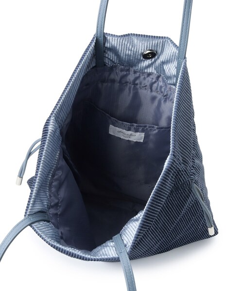 OPAQUE.CLIP(オペークドットクリップ)の「【A4サイズ対応】プリーツドロストショルダーバッグ(ショルダーバッグ・レディース・ブルー系6/ベージュ系6/ブラック/シルバー/ピンク系9・00)」の9枚目の写真