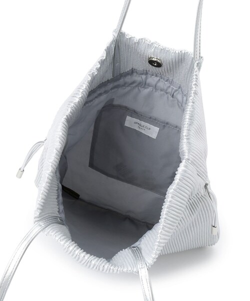 OPAQUE.CLIP(オペークドットクリップ)の「【A4サイズ対応】プリーツドロストショルダーバッグ(ショルダーバッグ・レディース・ブルー系6/ベージュ系6/ブラック/シルバー/ピンク系9・00)」の10枚目の写真