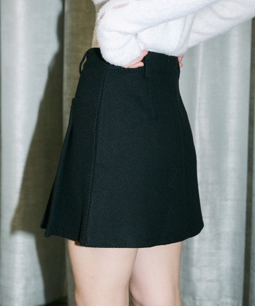 Clum（クルム）の「wool like pleats mini skirt / ウールライクプリーツミニスカート（スカート・レディース・チャコールグレー/カーキ/ブラック・MEDIUM/SMALL）」の12枚目の写真