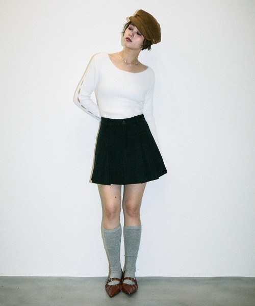 Clum（クルム）の「wool like pleats mini skirt / ウールライクプリーツミニスカート（スカート・レディース・チャコールグレー/カーキ/ブラック・MEDIUM/SMALL）」の9枚目の写真