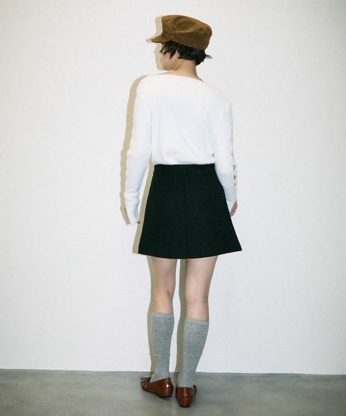 Clum（クルム）の「wool like pleats mini skirt / ウールライクプリーツミニスカート（スカート・レディース・チャコールグレー/カーキ/ブラック・MEDIUM/SMALL）」の14枚目の写真