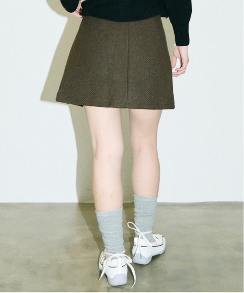 Clum（クルム）の「wool like pleats mini skirt / ウールライクプリーツミニスカート（スカート・レディース・チャコールグレー/カーキ/ブラック・MEDIUM/SMALL）」の21枚目の写真