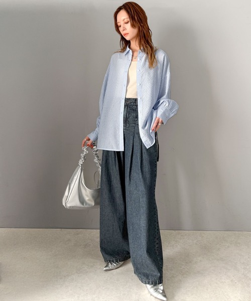 classicalelf（クラシカルエルフ）の「今季らしく着こなせる♪ラインストーンつきオーバーサイズシアーストライプシャツ(長袖)　紫外線・日焼け対策/冷房対策（シャツ/ブラウス・レディース・ベージュ/ブルー/オフホワイト・LARGE/MEDIUM/SMALL/X-LARGE）」の13枚目の写真