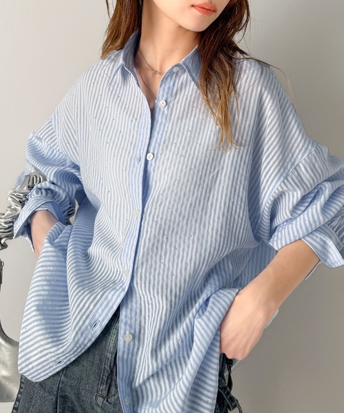 classicalelf（クラシカルエルフ）の「今季らしく着こなせる♪ラインストーンつきオーバーサイズシアーストライプシャツ(長袖)　紫外線・日焼け対策/冷房対策（シャツ/ブラウス・レディース・ベージュ/ブルー/オフホワイト・LARGE/MEDIUM/SMALL/X-LARGE）」の18枚目の写真